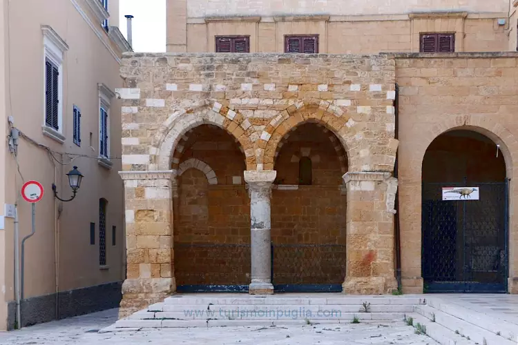 Il Portico dei Cavalieri Templari a Brindisi.