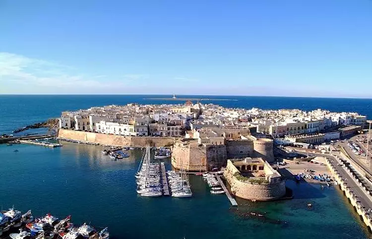 Il centro storico di Gallipoli con il Castello.