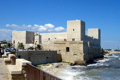 Il castello svevo di Trani.