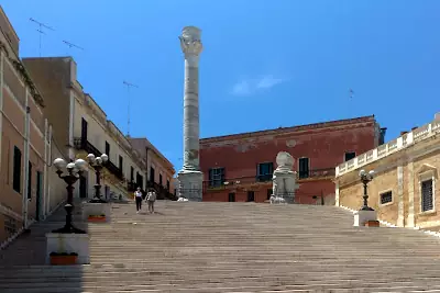 Le Colonne Romane di Brindisi con la scalinata.