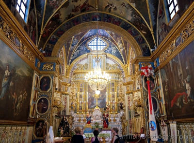 Bellissimo interno della Chiesa della Puritate a Gallipoli, in Puglia.