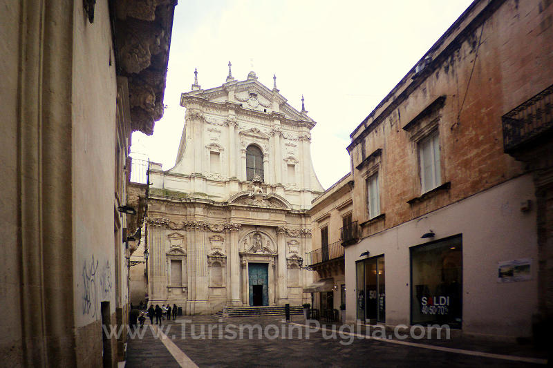 La Chiesa di Sant'Irene a Lecce, sul corso del centro storico.