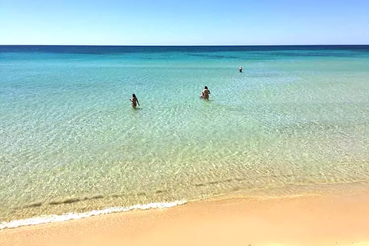 La spiaggia di Pescoluse, marina di Salve, conosciuta come le Maldive del Salento.