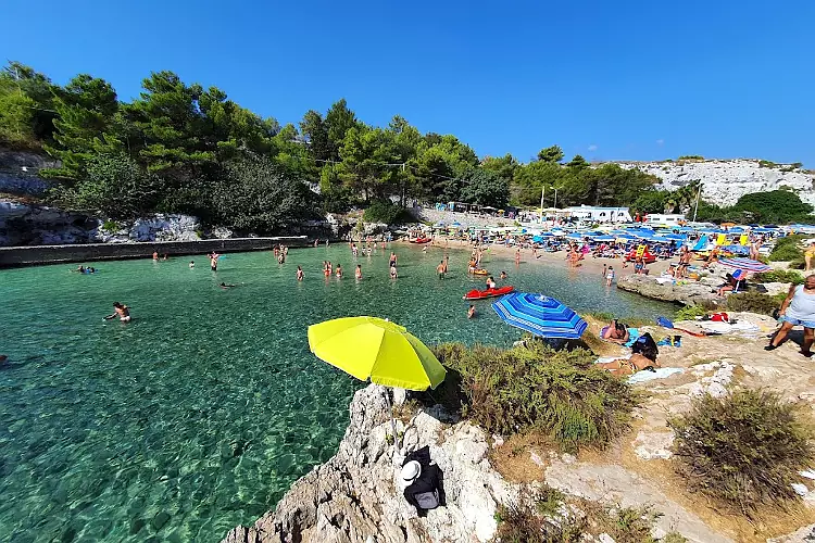 La baia e la spiaggia di Porto Badisco.