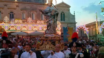 La processione per la festa di Sant'Oronzo di Ostuni.