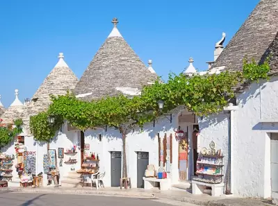Alberobello in Puglia, uno dei borghi più caratteristici da visitare con i suoi trulli.