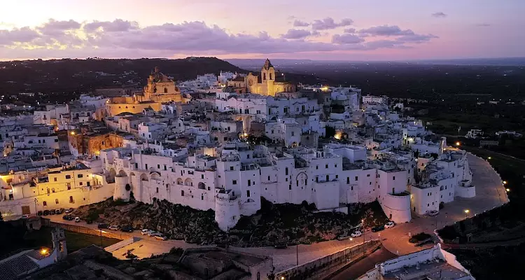 Ostuni, uno dei posti più affascinanti e visitati in Puglia.