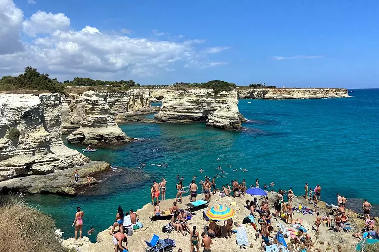 Salento, Torre Sant'Andrea sulla costa adriatica.