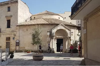 Il Tempio di San Giovanni al Sepolcro nel centro storico di Brindisi.