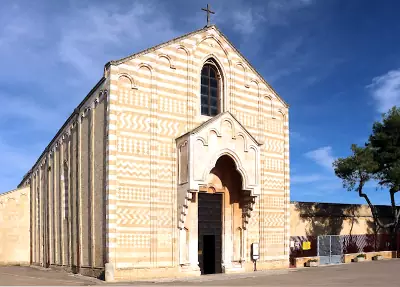 La particolare chiesa di Santa Maria del Casale a Brindisi.