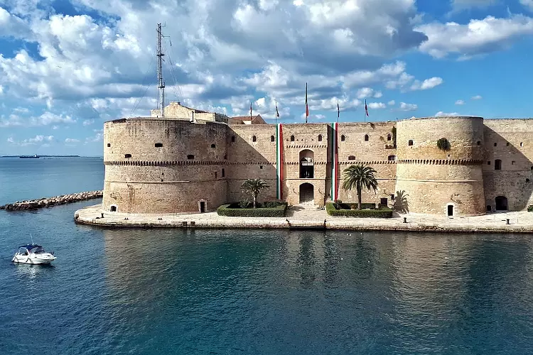 Il Castello Aragonese di Taranto.