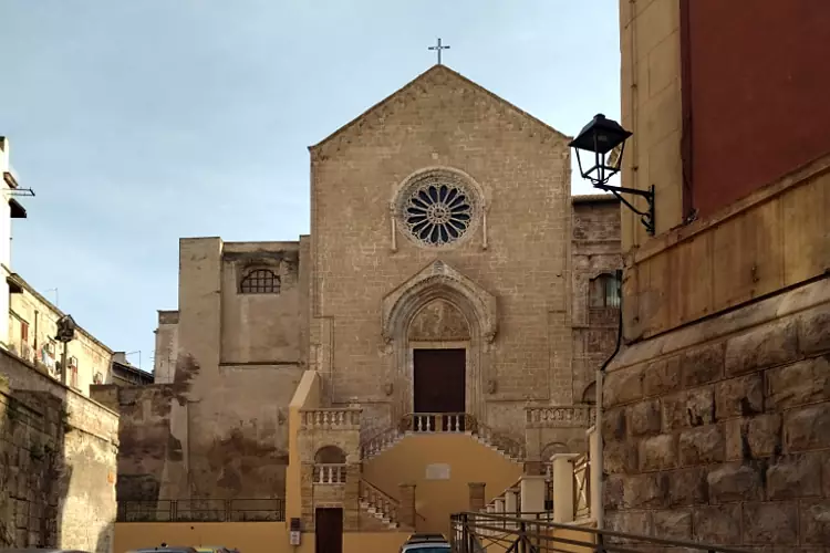 La chiesa di San Domenico Maggiore nella Città Vecchia di Taranto.