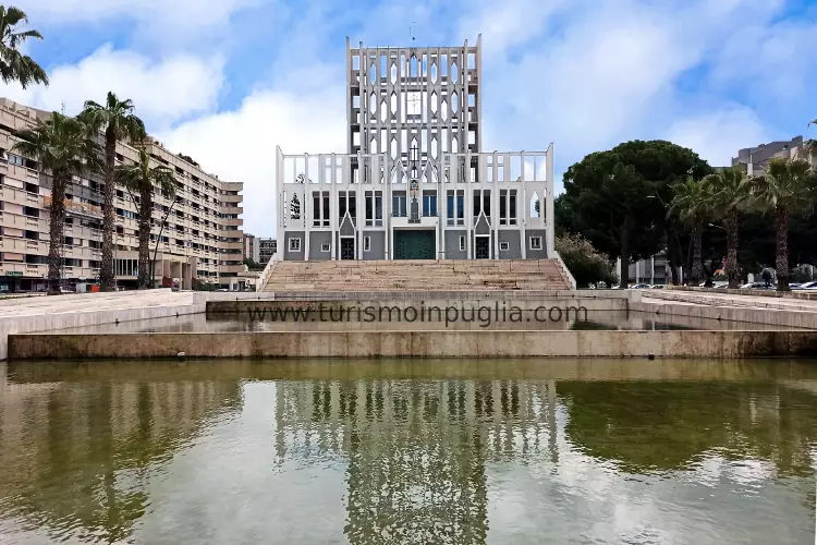 La Concattedrale Grande Madre di Dio di Taranto è una delle opera più celebri dell'architetto Gio Ponti.