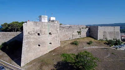 Il castello normanno svevo di Vieste, sul Gargano.